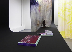 Kunstraum-unten: Marx / Musehold Rauminstallation